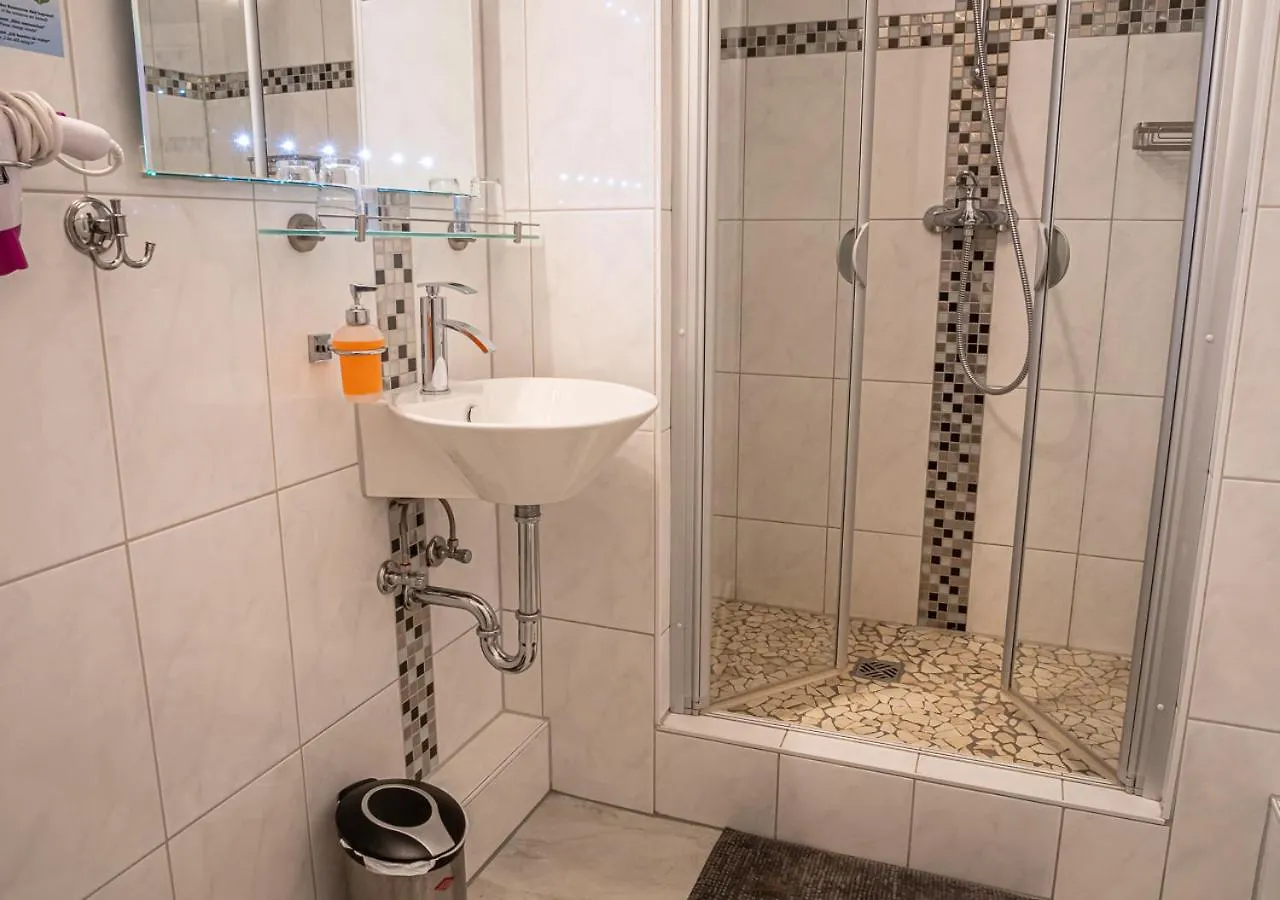 Hotel Bouzid - Laatzen 3*,